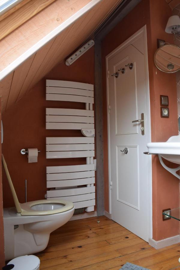 Petit Duplex De Charme Sous Les Toits Du Mont-Dore 외부 사진